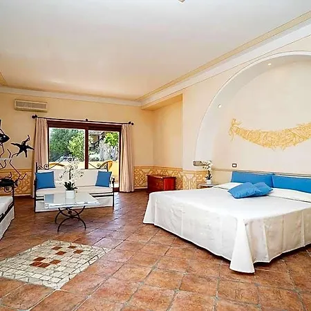 Otel Lh Pozzo Sacro