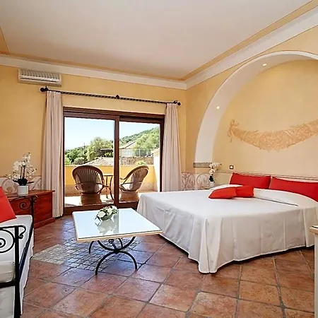 Lh Pozzo Sacro Otel