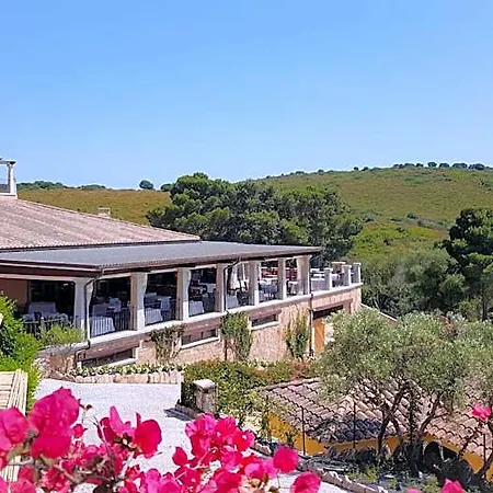 Lh Pozzo Sacro Otel Olbia